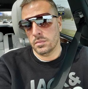 Meet your Posher, Eric